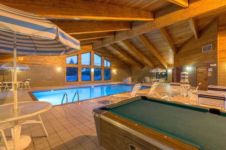 Pool 40 of 54